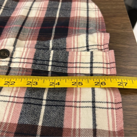 💕Tilley Plaid Button-Up Women's shirt L - Picture 9 of 11